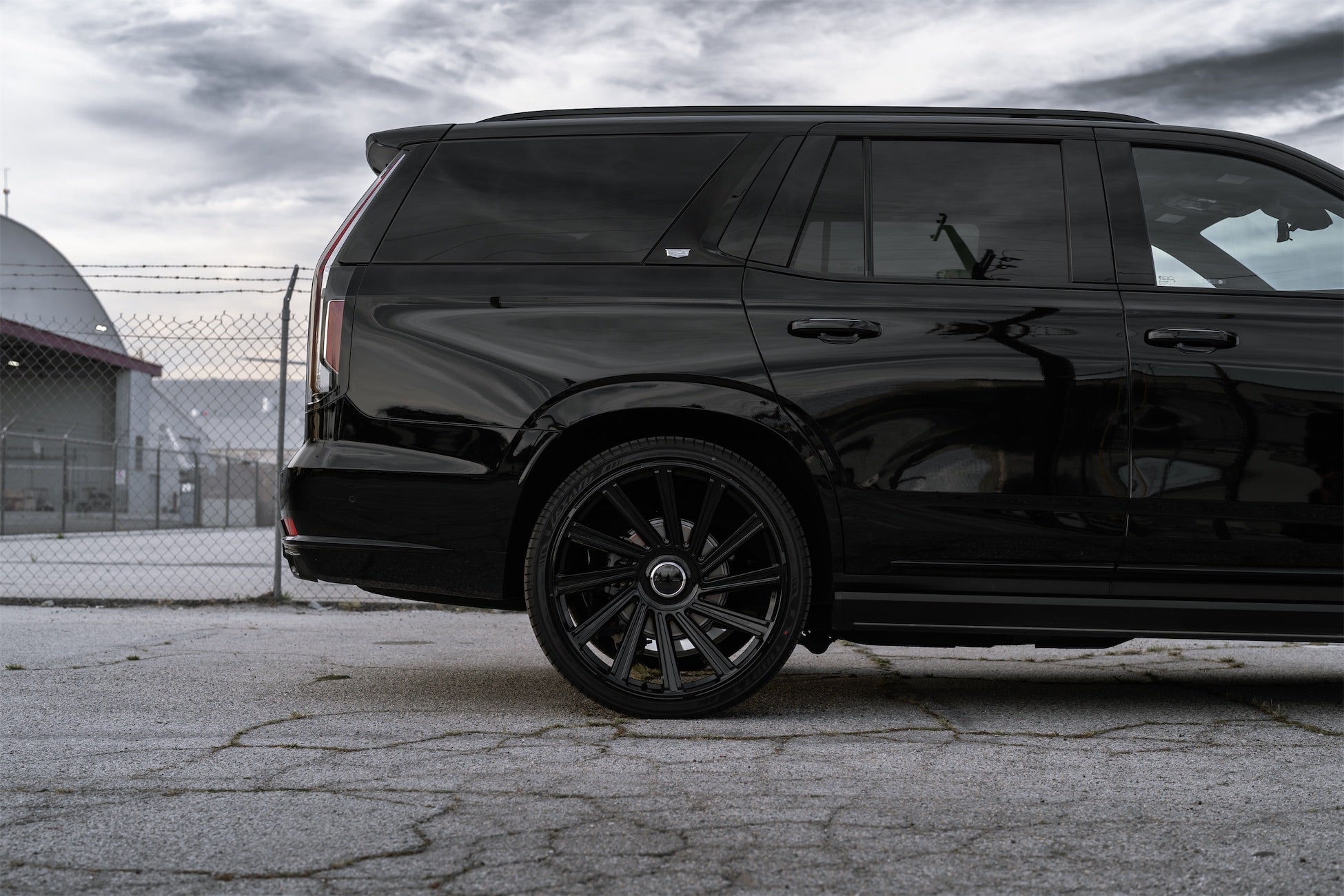 Blaque Diamond BD-40 Gloss Black