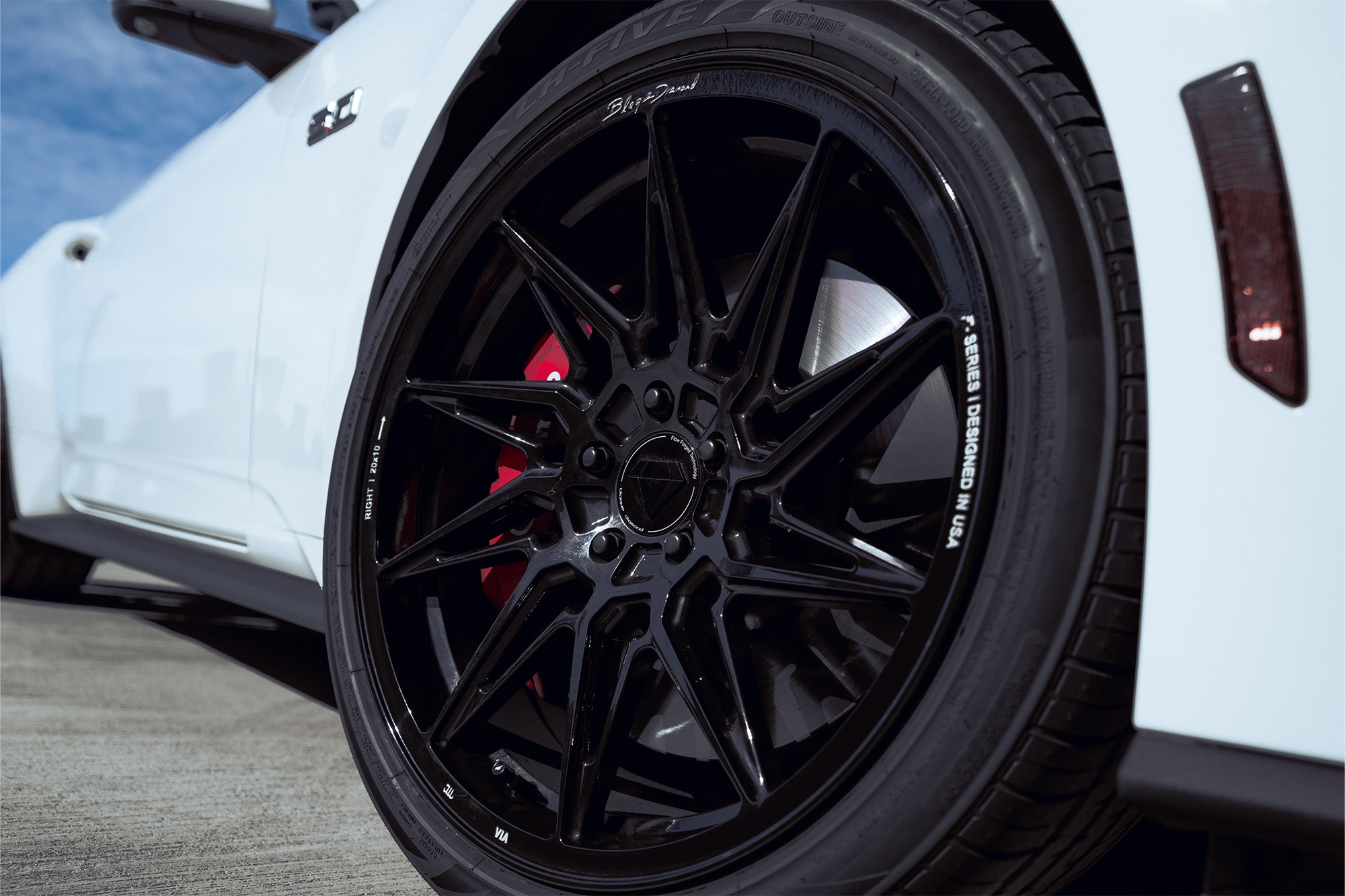 Blaque Diamond BD-F20 Gloss Black