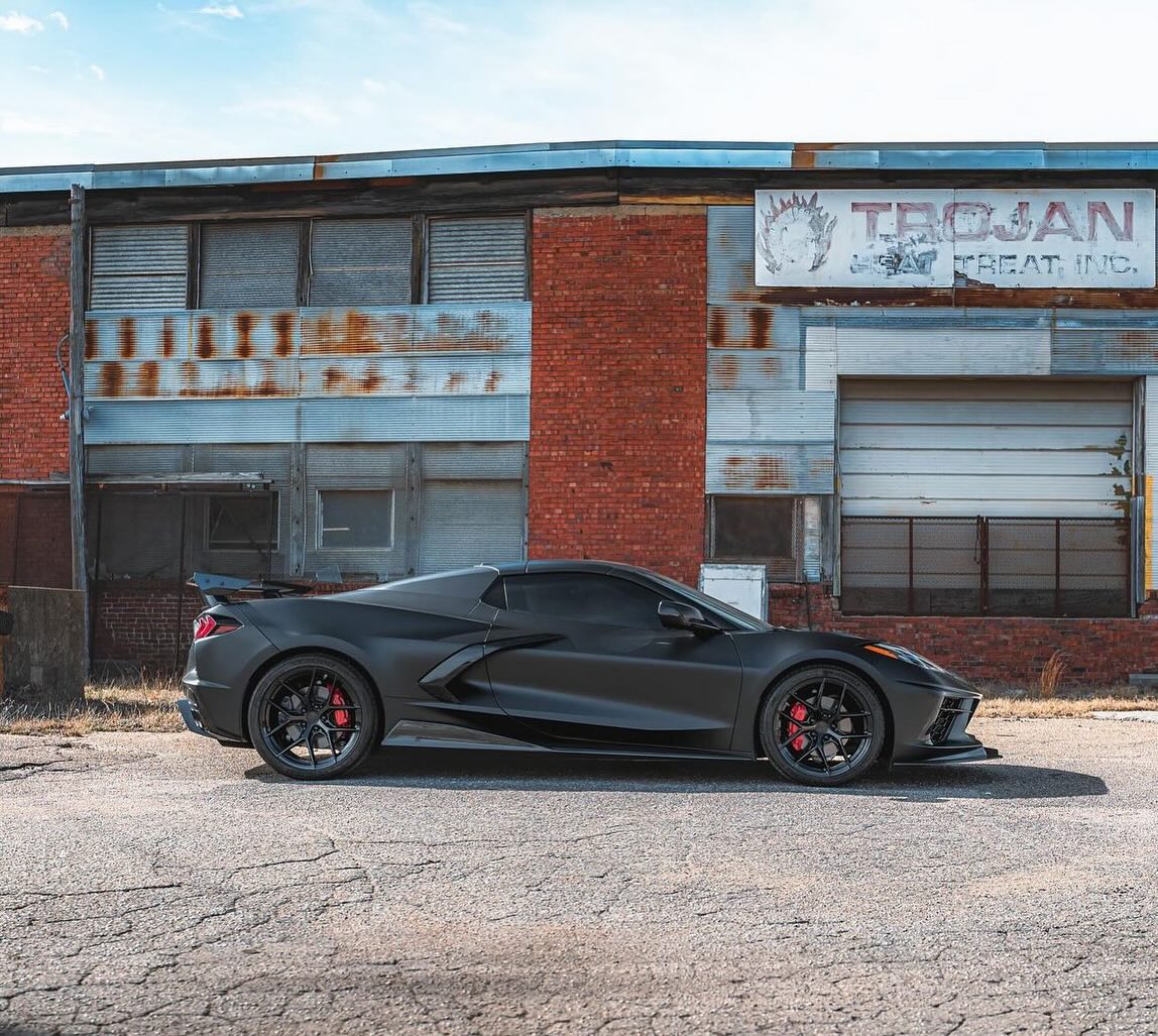 Avant Garde M580-R Gloss Black