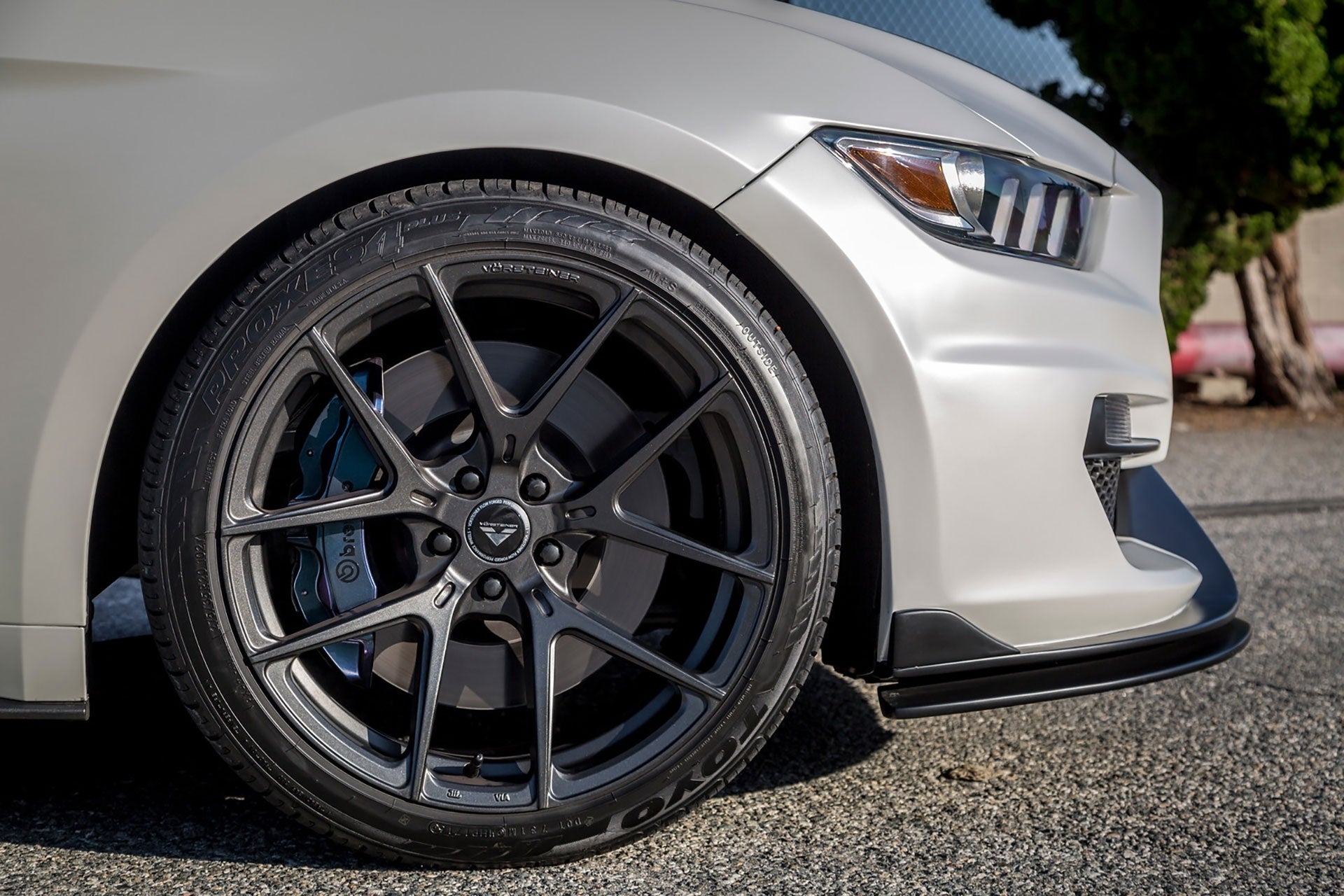 Ford Mustang GT- V-FF 101 Carbon Graphite 