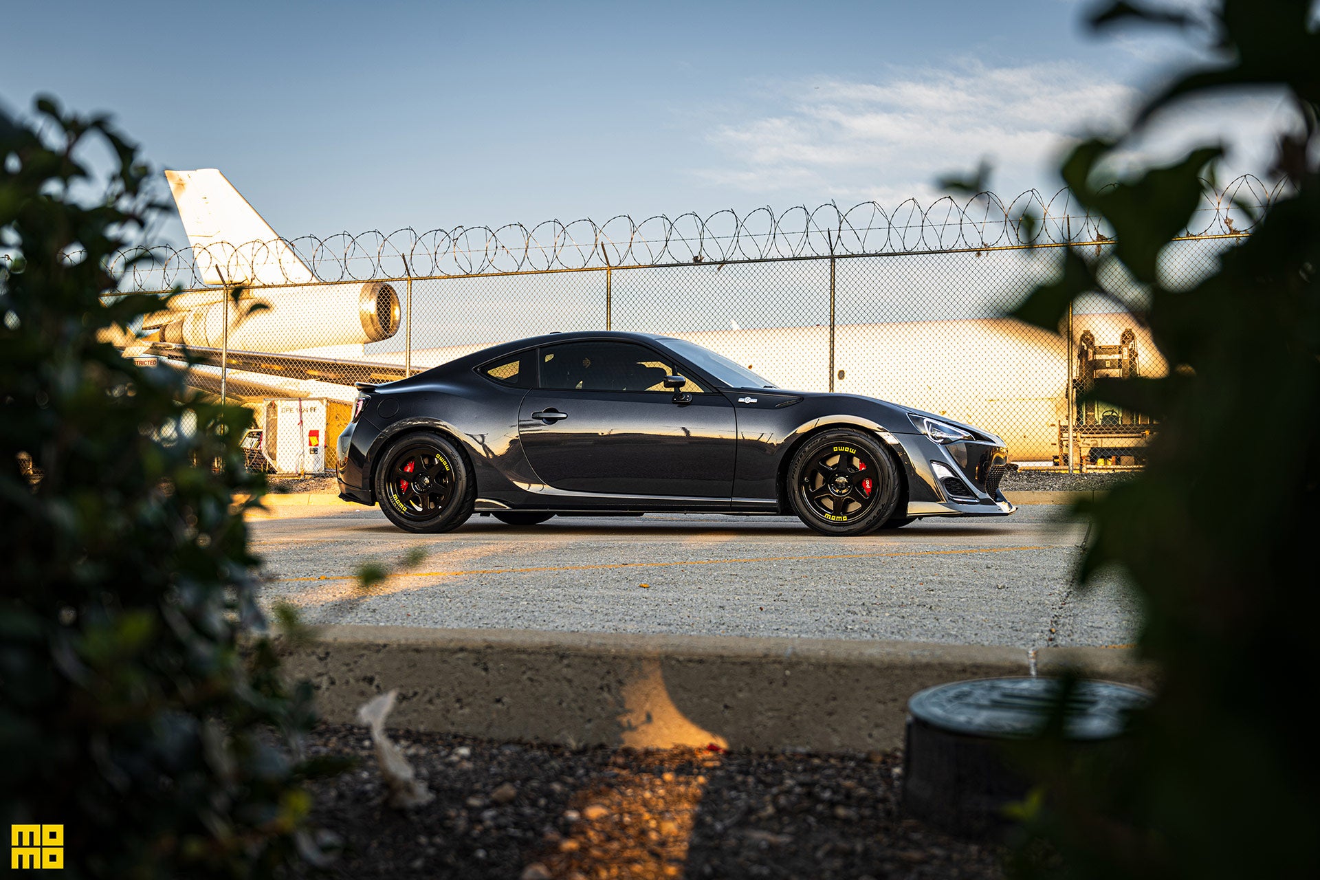 Scion FRS - Momo Heritage 6 Satin Black