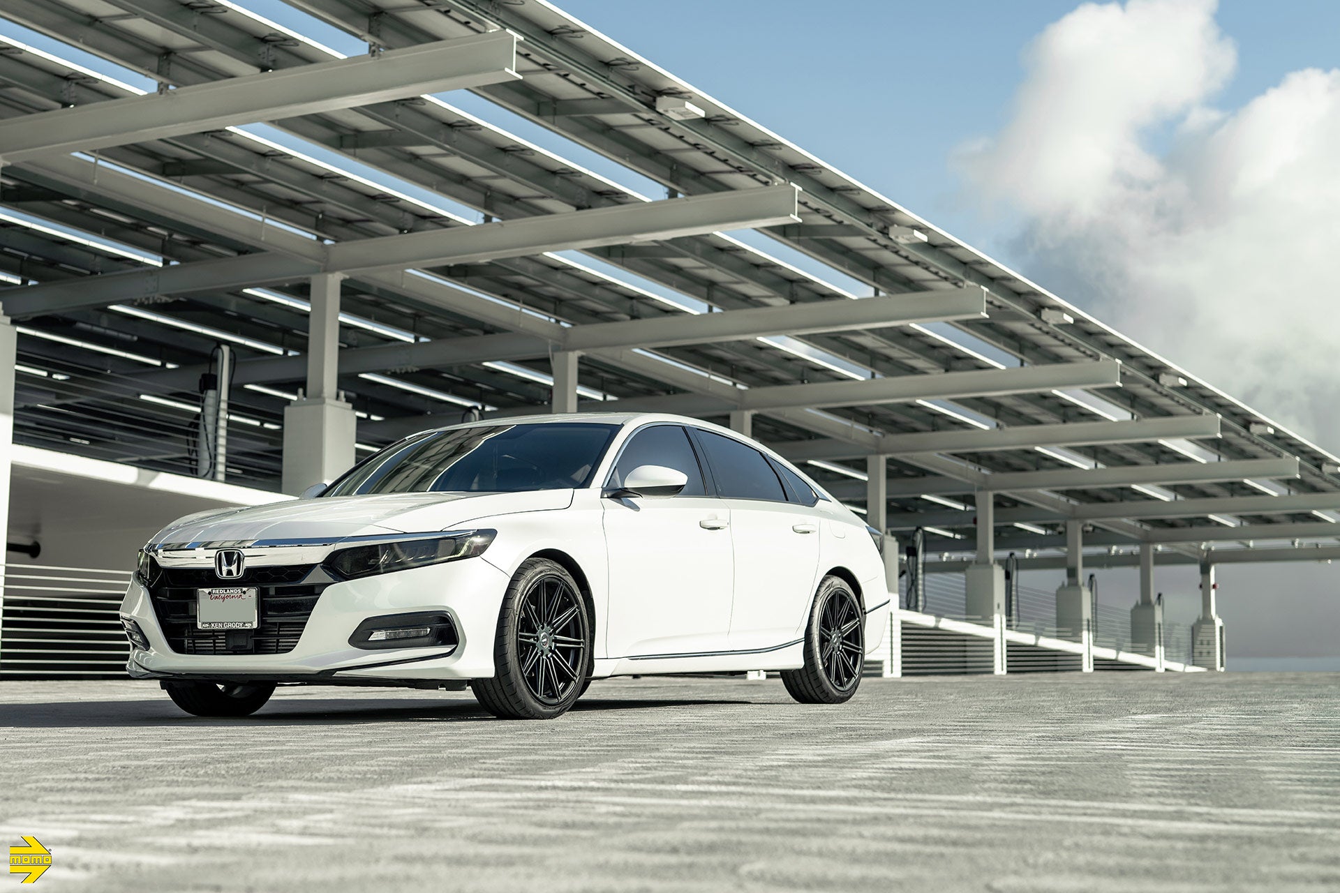 Honda Accord - Momo Barletta Satin Black